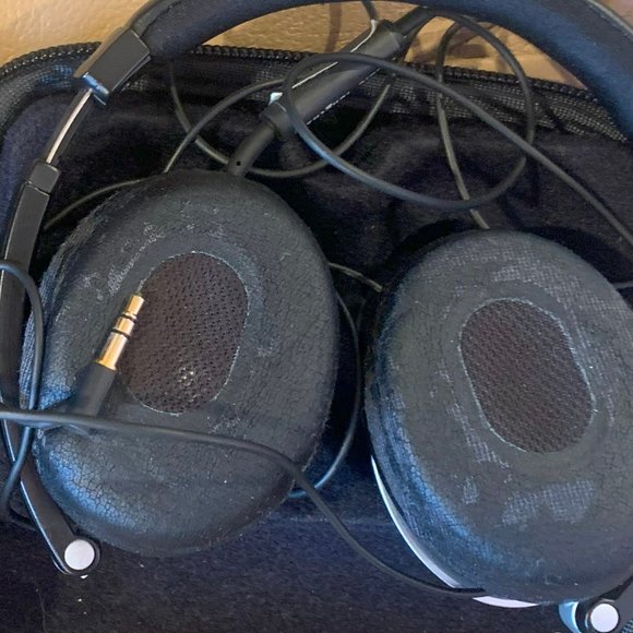 Bose On-Ear Tri-Port Wired Headphones with case - Picture 6 of 6